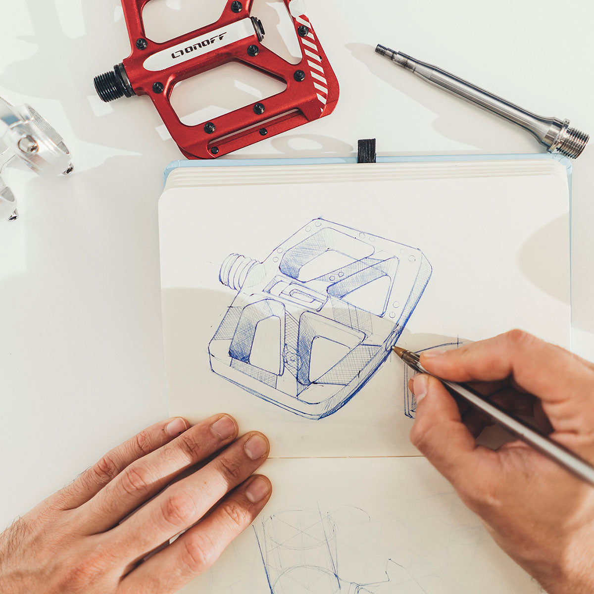 ONOFF - SHIELD V2 MTB PEDALS (Anthracite / Fuchsia / Blue)