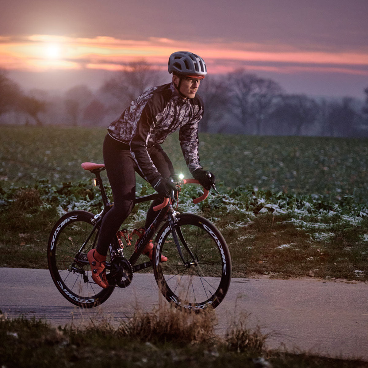 SIGMA Light - BUSTER 100, Power Light w/ optional NUGGET II Flash