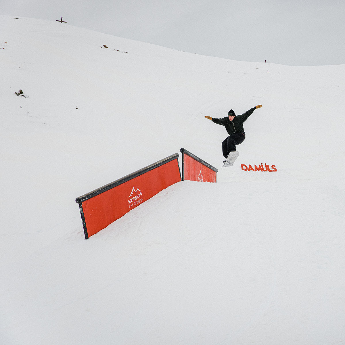 Slash by GiGi - ATV Snowboard - ApARTment