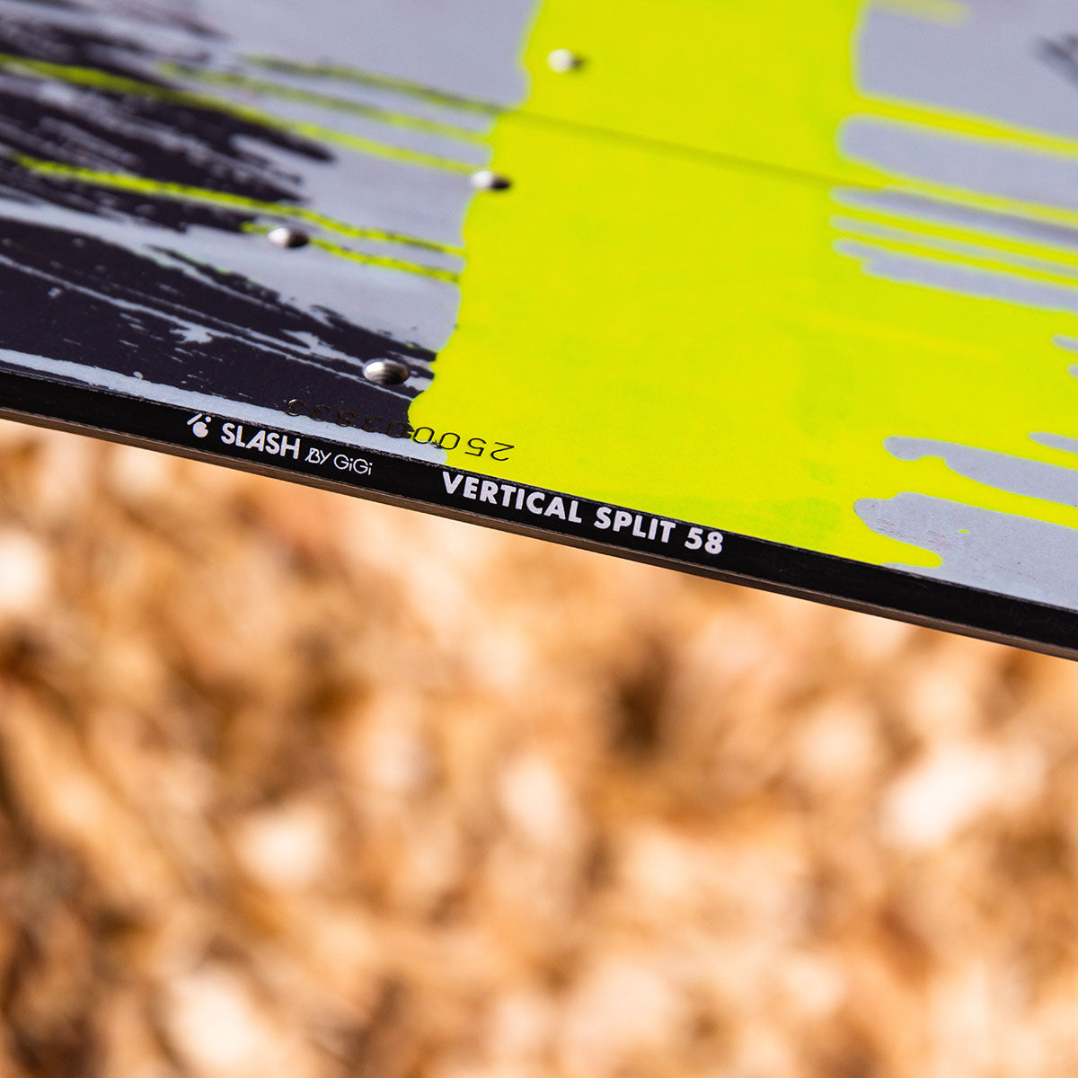 Slash by GiGi - Vertical Split Snowboard - ApARTment