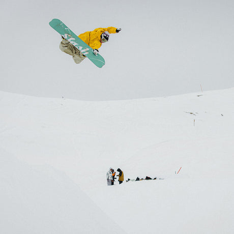 Slash by GiGi -  Spectrum Snowboard  - ApARTment - ZEITBIKE